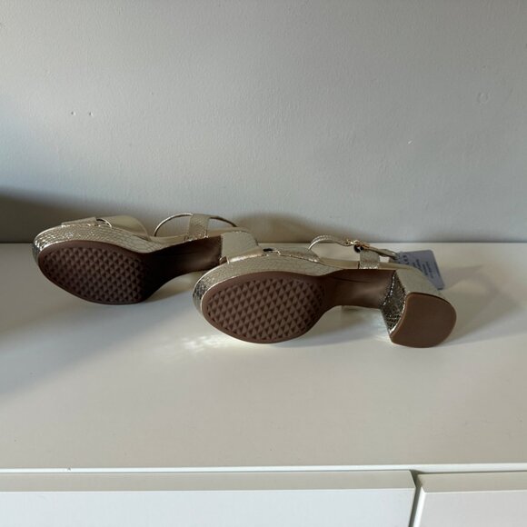 NIB Aerosoles Cosmos Soft Gold Leather 7.5 M - Picture 2 of 8